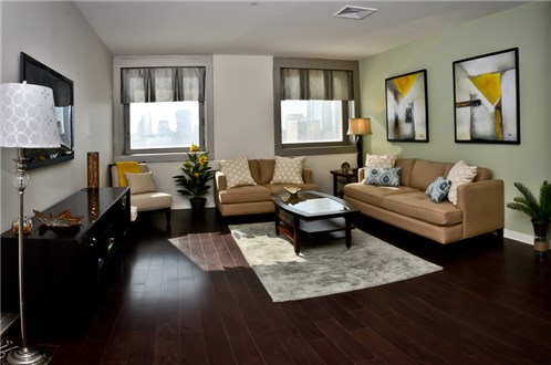 Large Living Room for Entertainment Large Living Room for Entertainment