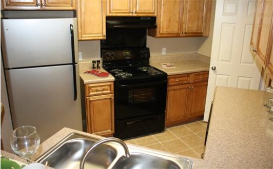 Lots of Countertop Space Lots of Countertop Space