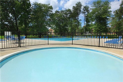 Pool with Seperate Kiddy Pool Pool with Seperate Kiddy Pool