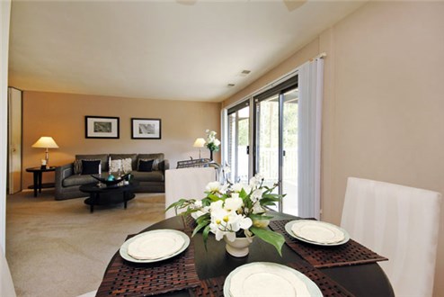 Dining Area Dining Area