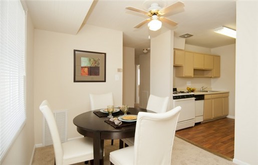 Dining Area Dining Area