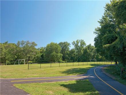 Metro DC - East Falls Church apts Metro DC - East Falls Church apts